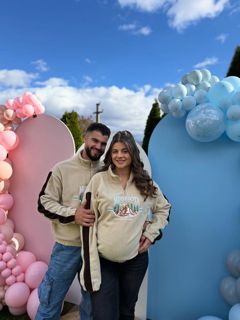 Denisa și Iancu vor avea un băiețel gender reveal denisa cotolan si iancu sterp