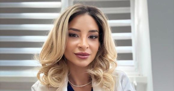 Dr. Ștefania Szabo  Dr. Ștefania Szabo