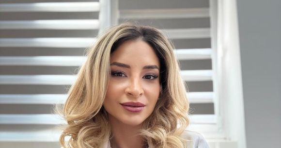 Stefania Szabo   Stefania Szabo  frate