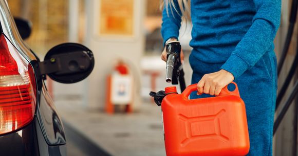 Acciza la carburanți ar putea fi majorată cu 10% de la 1 ianuarie 2026  Benzinărie