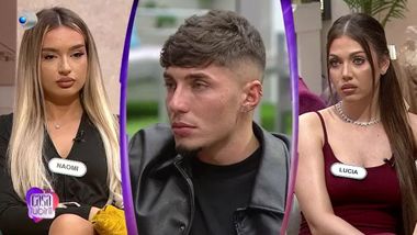 Lucia crede că Naomi joacă teatru și, de fapt, nu ar avea niciun motiv de supărare: „Dramatizează”