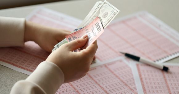 Un român a câștigat premiul cel mare la 6 din 49