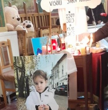 Sara a fost condusă pe ultimul drum! Imagini dureroase de la înmormântarea fetiței care s-a stins din viață într-o clinică dentară. Sute de persoane au fost prezente