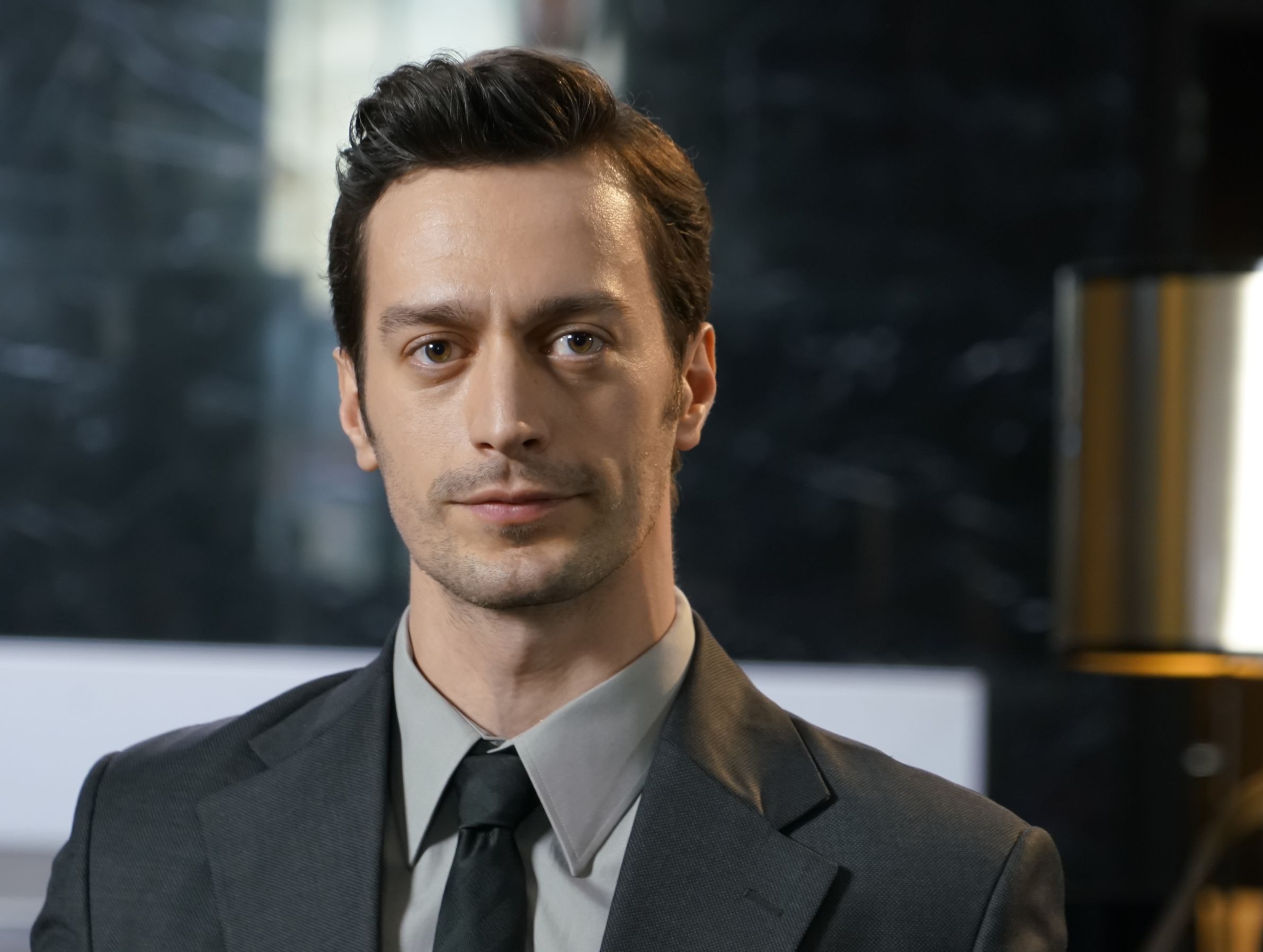 Feyyaz Șerifoğlu, actorul care își transformă energia în artă: "Când oamenii sunt fericiți, munca iese frumoasă”