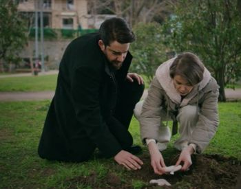 Rezumat episodul 34 &bdquo;Fata de la fereastră&rdquo;, difuzat &icirc;n 21 noiembrie la Kanal D: Nalan pierde sarcina și se apropie tot mai mult de Hayri