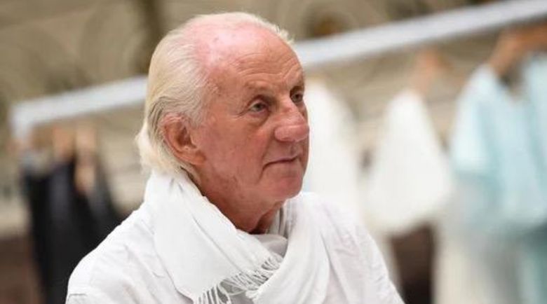 Creatorul de modă Paul Costelloe 