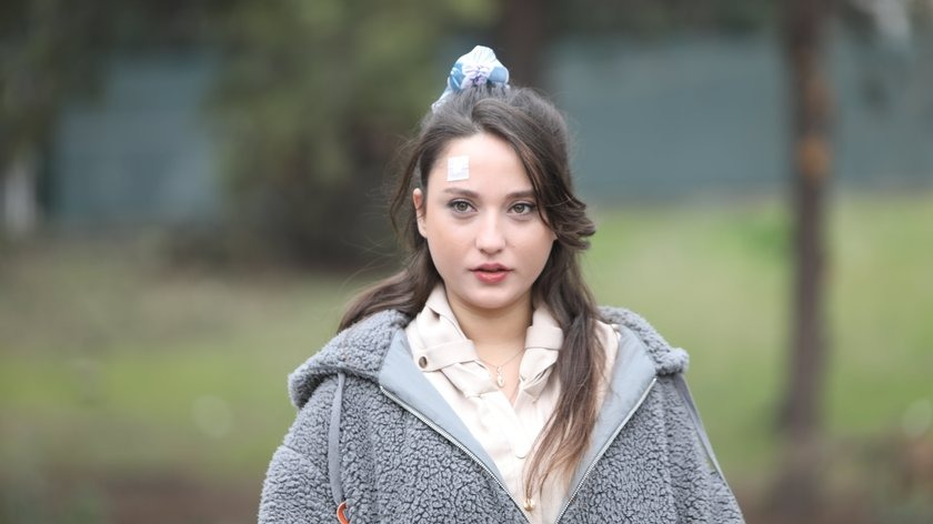 Cine este și câți ani are Deniz Altan, actrița care joacă rolul Cicek Ekmeksiz în serialul turcesc „Dragostea te va face să plângi”