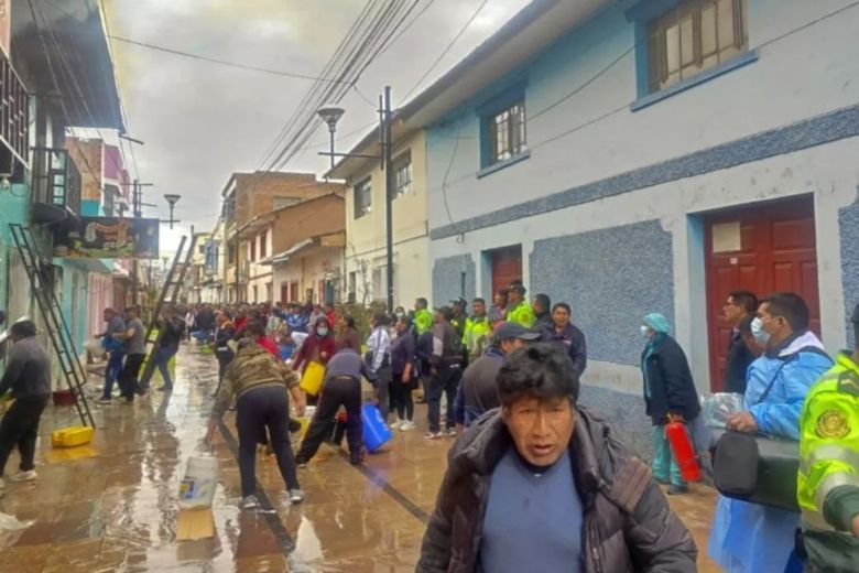 Zece studenți și-au pierdut viața, carbonizați, într-un restaurant din Huancan