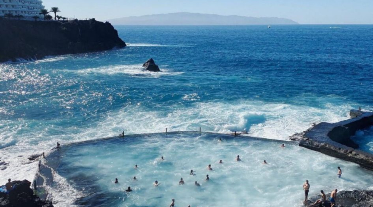 Filmul tragediei din Tenerife, în care doi români și-au pierdut viața, după ce au fost trași în ocean de valurile puternice. Ce a declarat un turist, martor la scenele de groază
