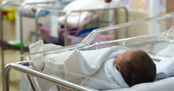 o femeie nu a stiut ca este insarcinata pana a nascut