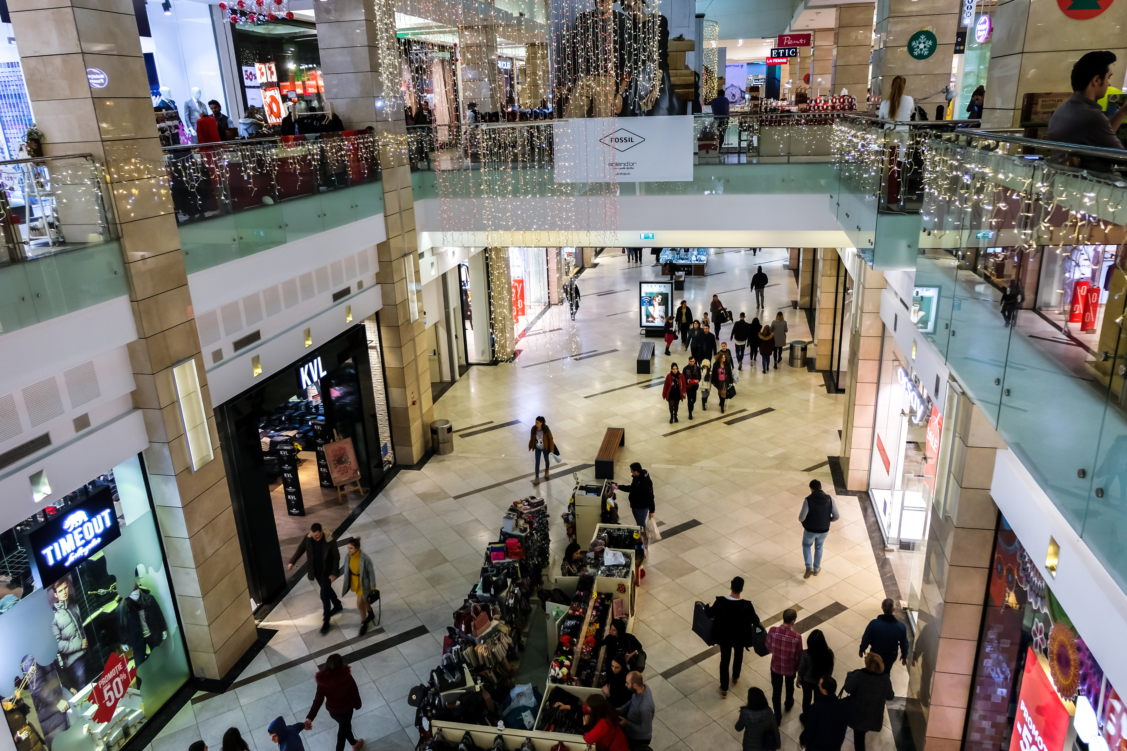 Programul mall-urilor din București de Crăciun și Revelion. Care sunt centrele comerciale deschise de sărbători