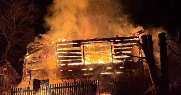 casă flăcări Bistrița