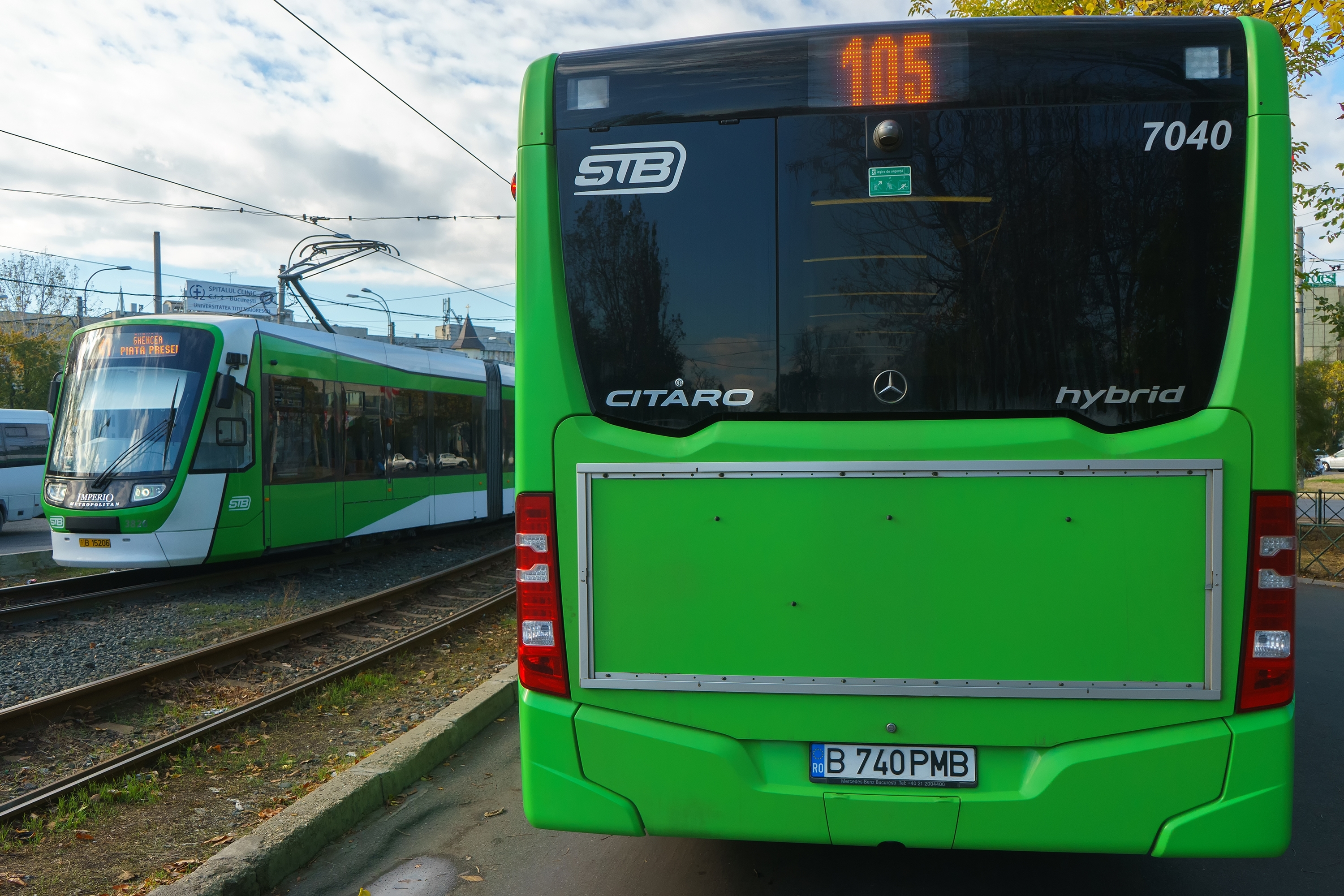 Program STB de Crăciun 2025 și Revelion 2026. Cum vor circula autobuzele și tramvaiele în noaptea dintre ani