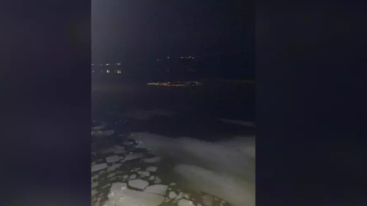 Doi copii s-au înecat în Vaslui! Aceștia au încercat să traverse un lac înghețat în timp ce se aflau la colindat