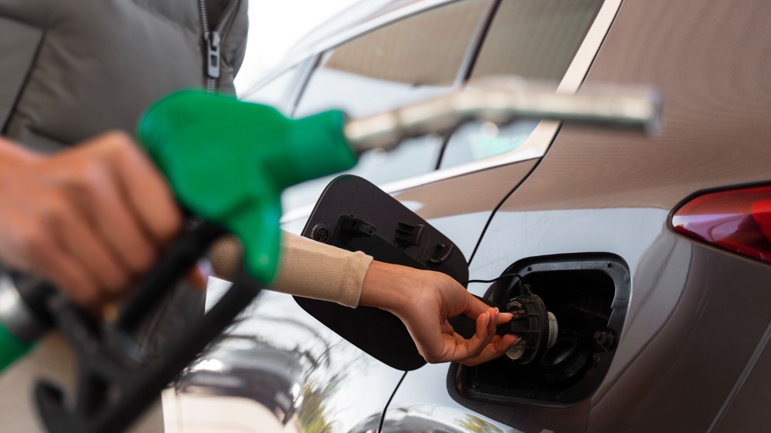 Preț carburanți marți, 30 decembrie 2025: Cu cât se vinde marți litrul de benzină, motorină sau GPL