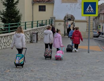 Modificări de ultimă oră la alocațiile copiilor. Anunțul făcut de premierul Rom&acirc;niei Ilie Bolojan pentru 2026