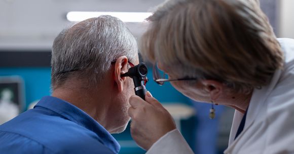 afectiuni manifestari neobinsuite ale unei singure urechi