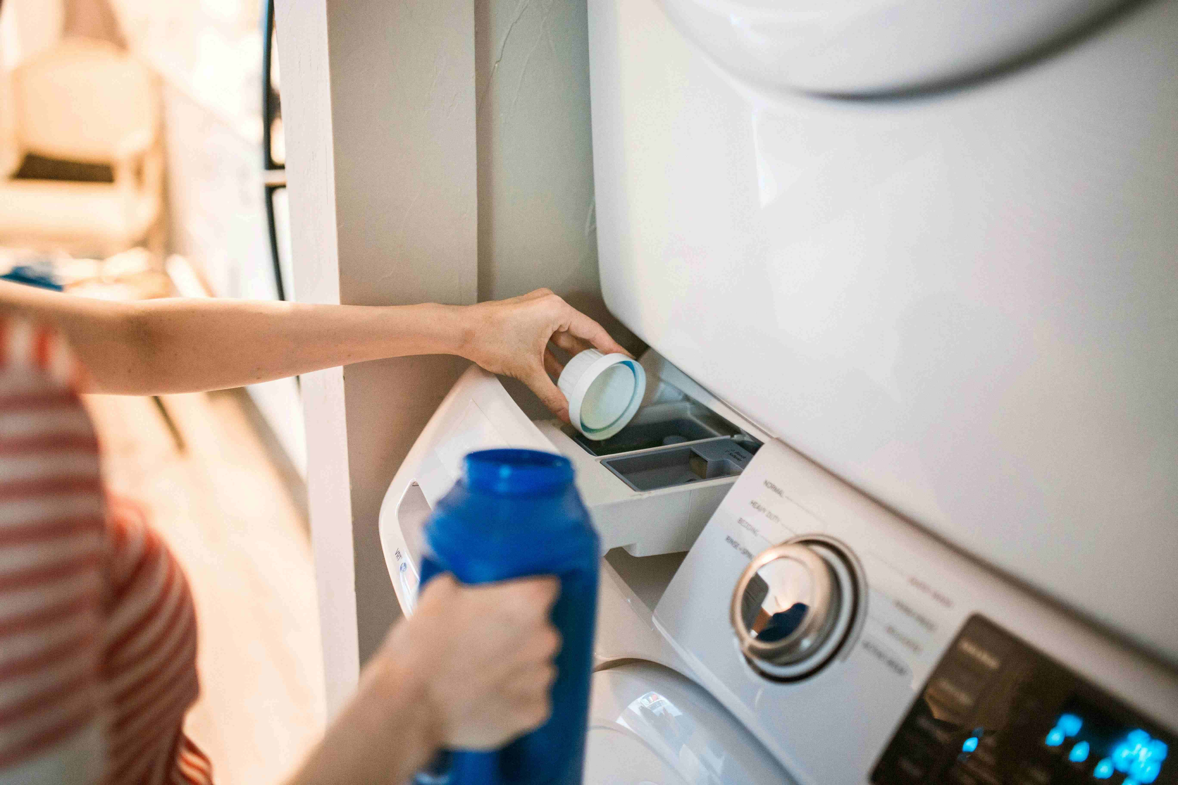 (P) Top 4 motive pentru care să folosești un detergent pentru rufe 100% românesc