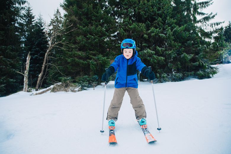 Elevi care se bucură de vacanță
