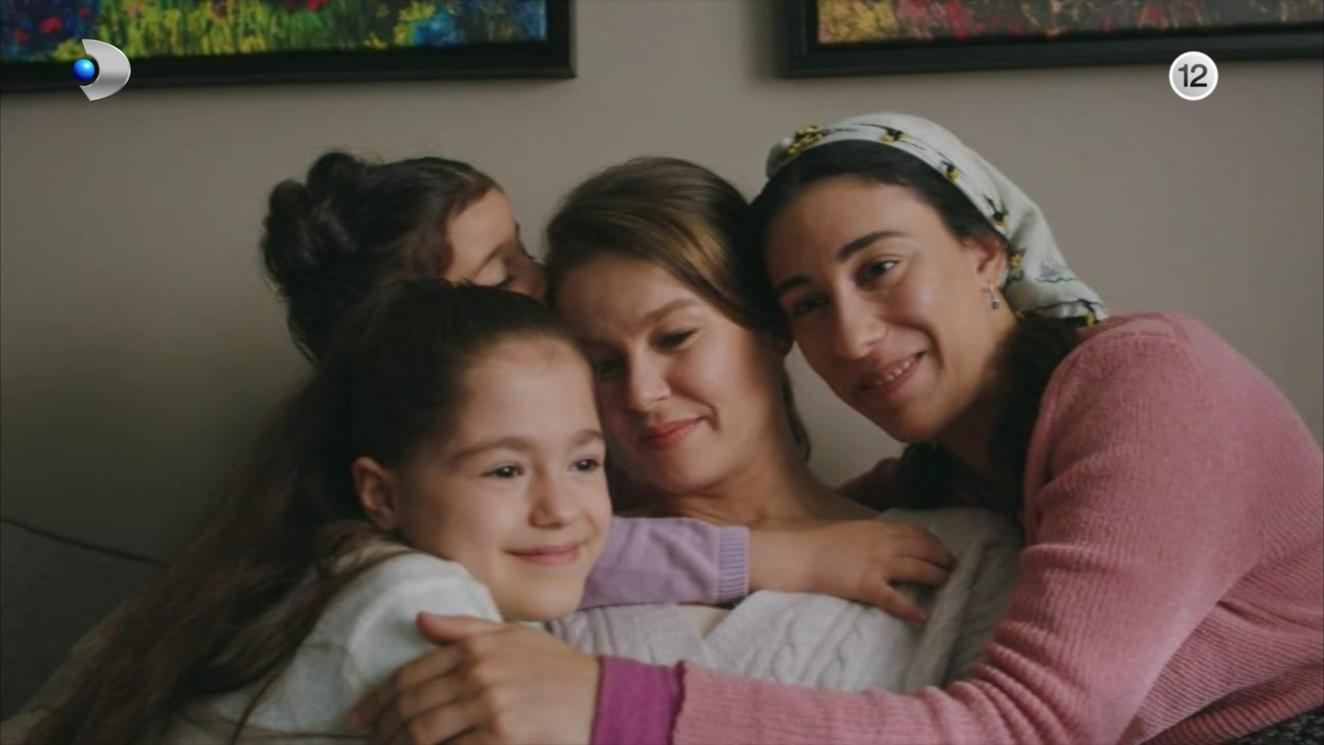 Rezumat episodul 79 „Fata de la fereastră”, difuzat în 26 ianuarie 2026 la Kanal D: Nalan simte că în relația ei cu Hayri se află o a treia persoană