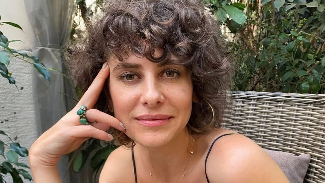 Ebru Özkan Saban, actrița care joacă rolul principal İpek Tekin în noul serial turcesc "Pe mâini bune", apariție de senzație alături de soțul ei