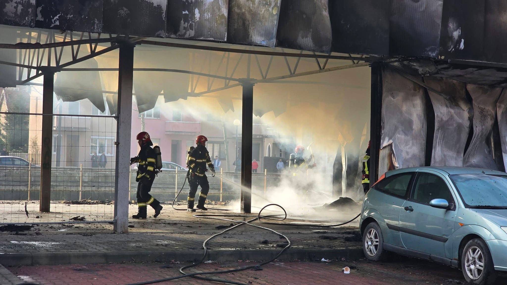 BREAKING NEWS Intervenție de amploare după o deflagrație la un supermarket din Reșița. Autoritățile au emis mesaje RO-Alert