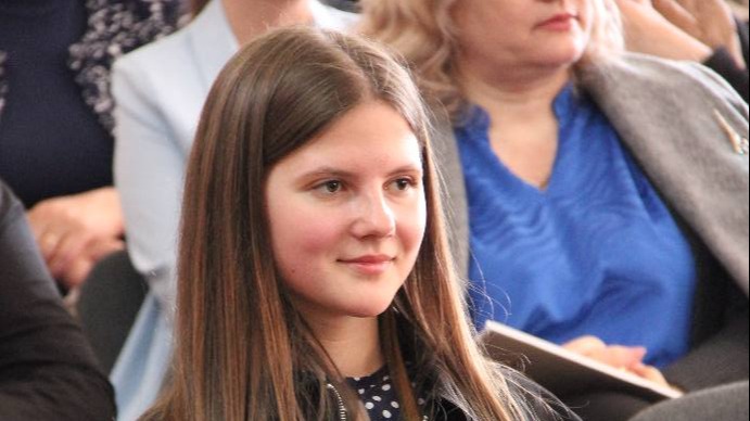 Ionela, „fata cu zâmbetul pe buze și cu lumină în suflet”, s-a stins din viață la vârsta de 17 ani, după ce a căzut de pe o stâncă