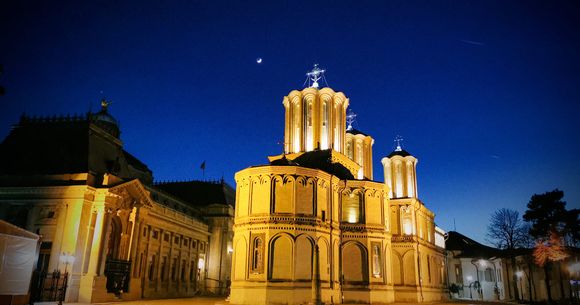 16 rom&acirc;nce urmează să fie azi canonizate