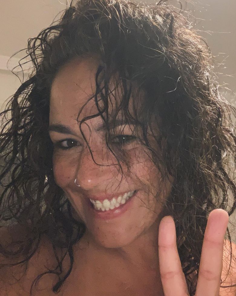 fata s-a stins din viata incercand să-si salveze cainele