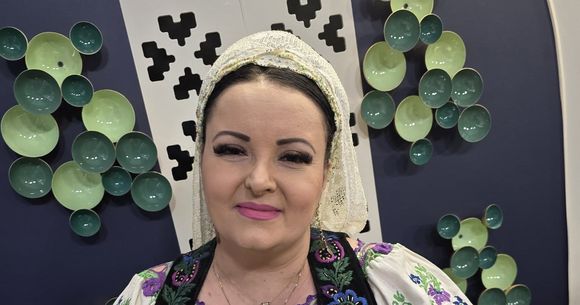 Silvana R&icirc;ciu, interpretă de muzică populară.