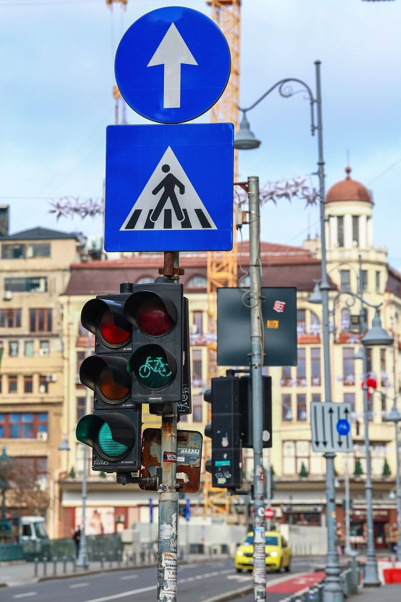 Peste 580 de semafoare care folosesc inteligența artificială vor fi montate în București. Costul proiectului se ridică la câteva milioane de euro