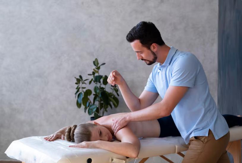 (P) Masaj terapeutic vs masaj de relaxare: diferențele esențiale pe care trebuie să le știi