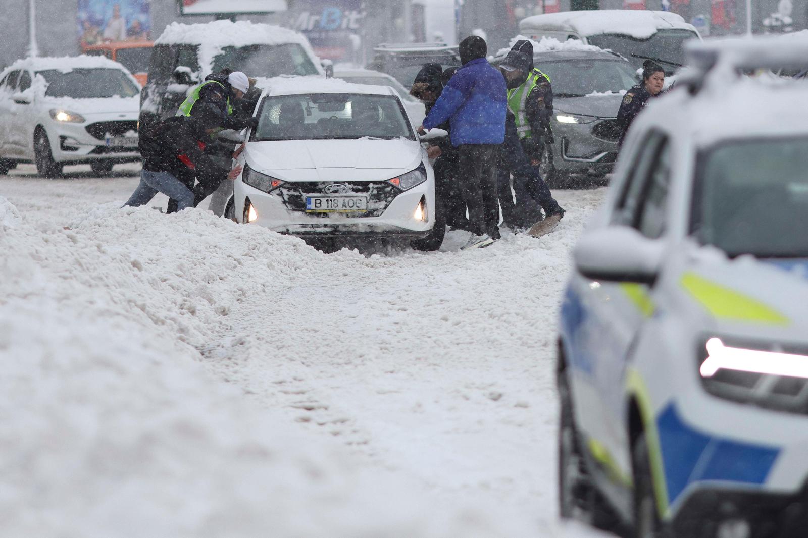 Urmează un nou val de ninsori, inclusiv în Capitală! Stratul de zăpadă poate atinge și 15 centimetri