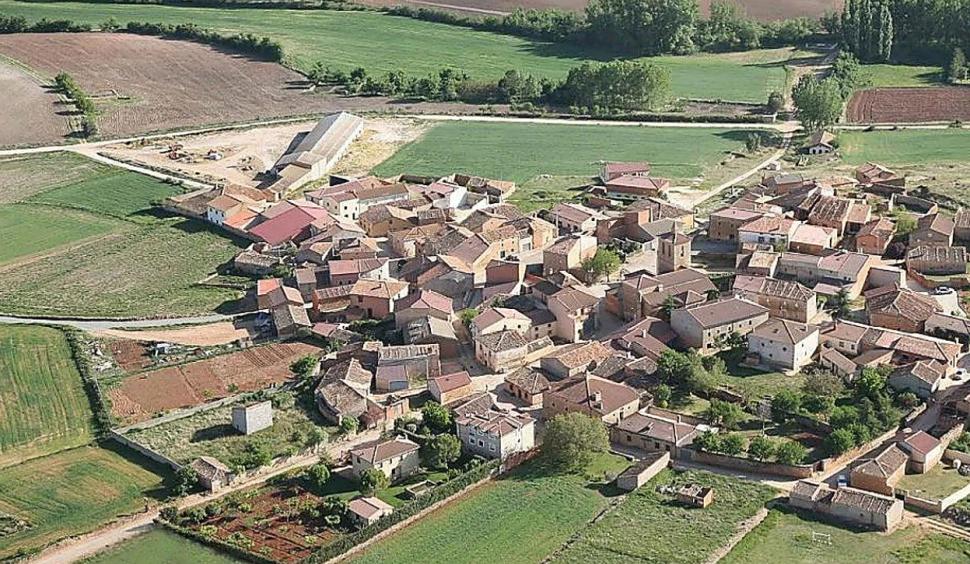 Un sat spaniol oferă gratis o locuință unei familii dispuse să se mută și să se ocupe de o  afacere locală. Care sunt condițiile