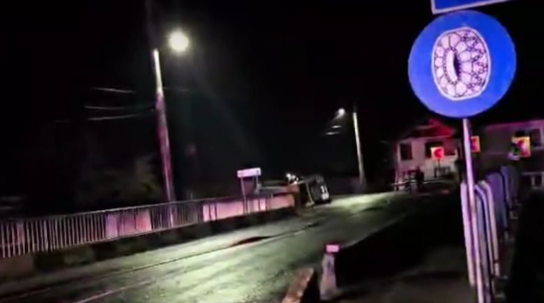 O cisternă încărcată cu gaz butan s-a răsturnat pe DN 1.