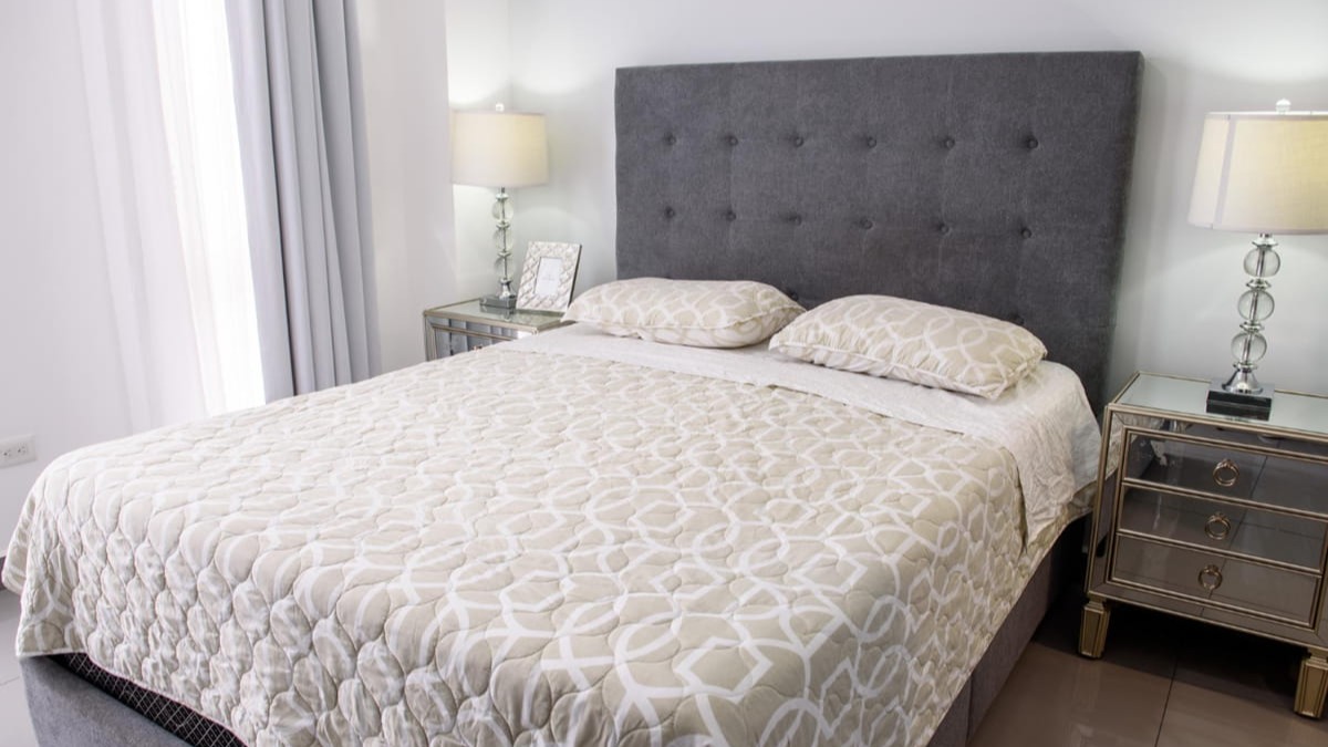 (P) Cum alegi un pat boxspring potrivit pentru stilul și spațiul tău