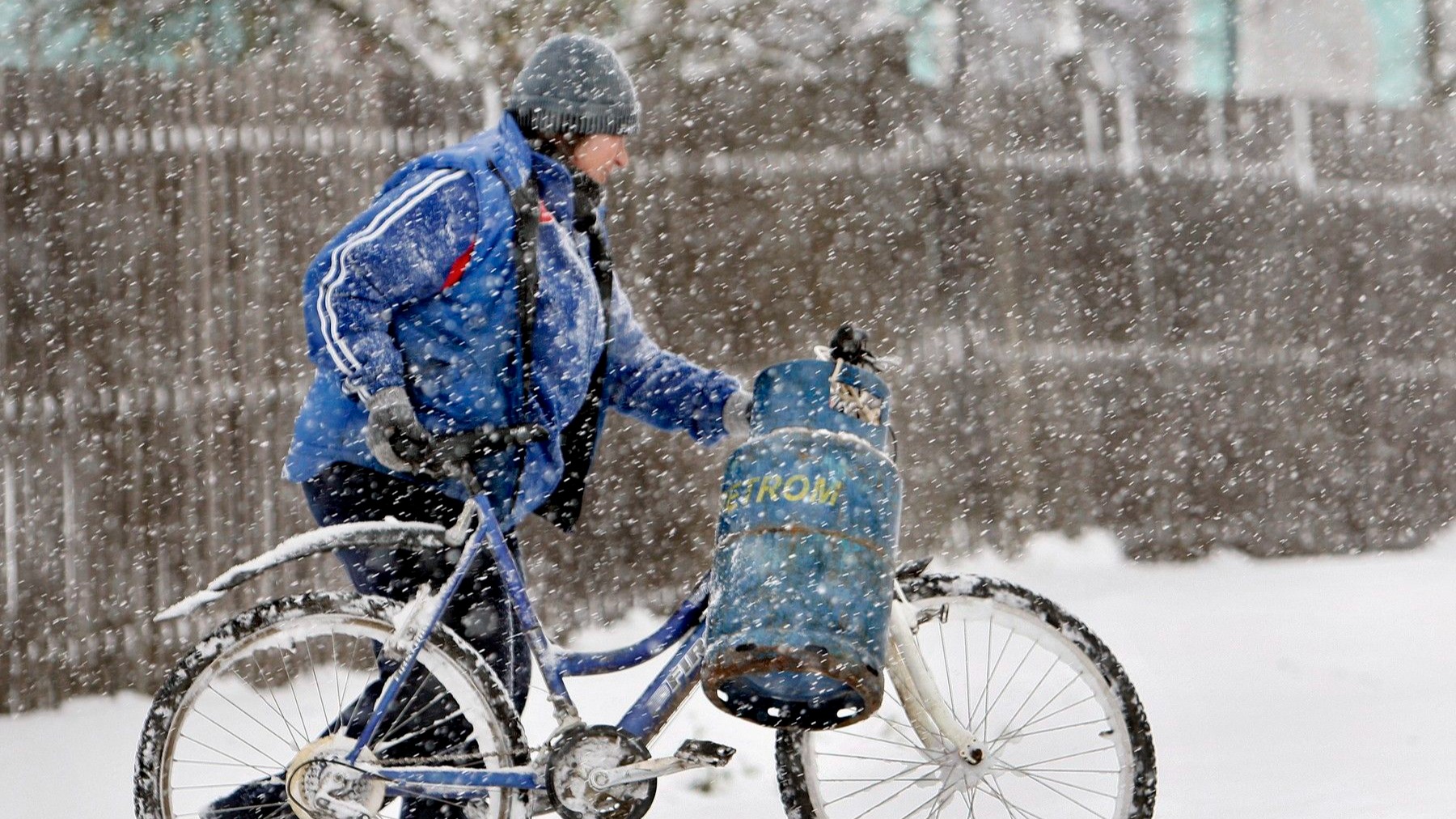 Revin ninsorile în România! Meteorologii ANM au anunțat când se schimbă vremea: „Ne așteptăm la minus 7 grade”