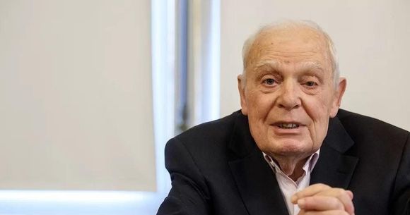 Scriitorul Antonio Lobo s-a stins din viață.