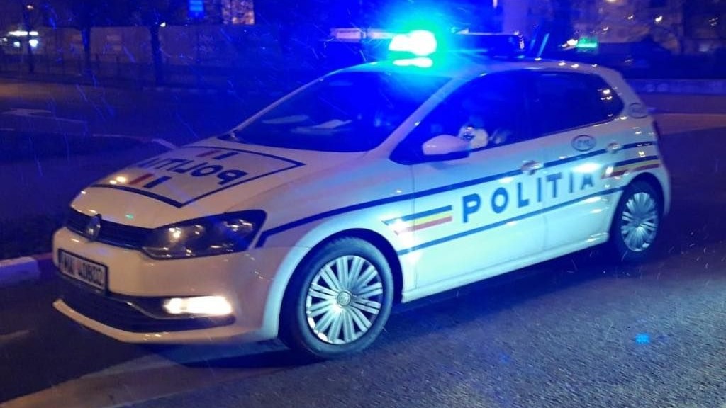 O femeie s-a stins din viață după ce ar fi căzut de la etajul unui bloc, în Slobozia