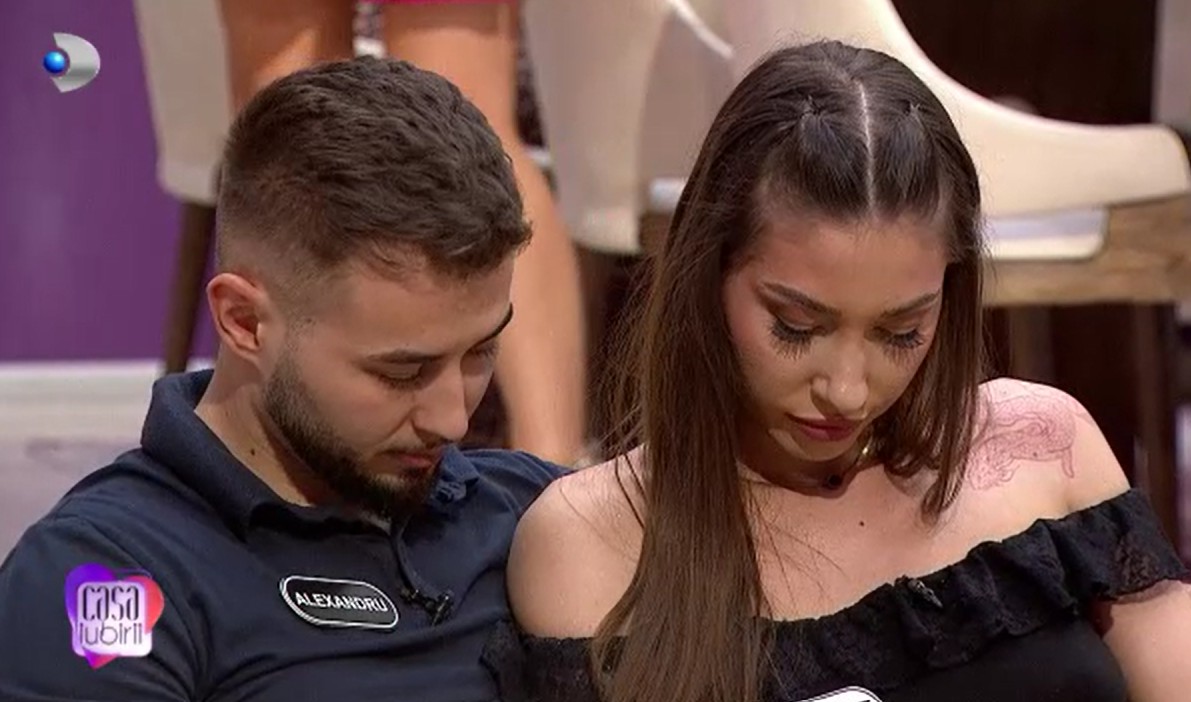 Alexandru o ia în brațe pe Jaqueline, deși concurenta a pus punct! Ce se întâmplă, de fapt, între cei doi