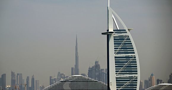 Un bloc de locuințe din Dubai a fost atins de o dronă iraniană