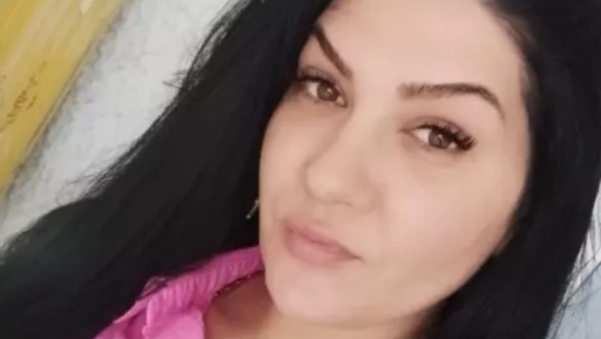 Livia, o tânără mămică din Botoșani, s-a stins din viață în timp ce își aștepta băiețelul să iasă de la grădiniță. Avea doar 29 de ani
