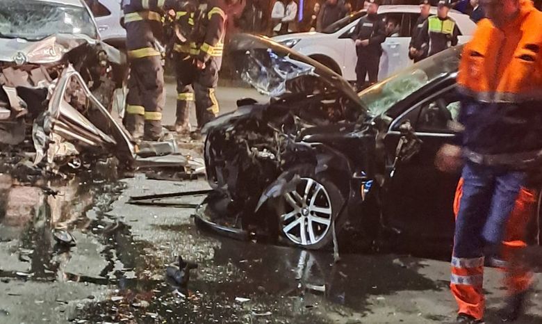 Un eveniment rutier, în care au fost implicate trei autoturisme și un moped, a avut loc pe Calea Griviței din București.