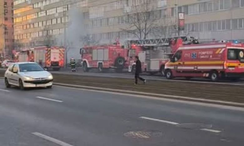 Deflagrație puternică la parterul unui bloc de pe Șoseaua Pantelimon din București.