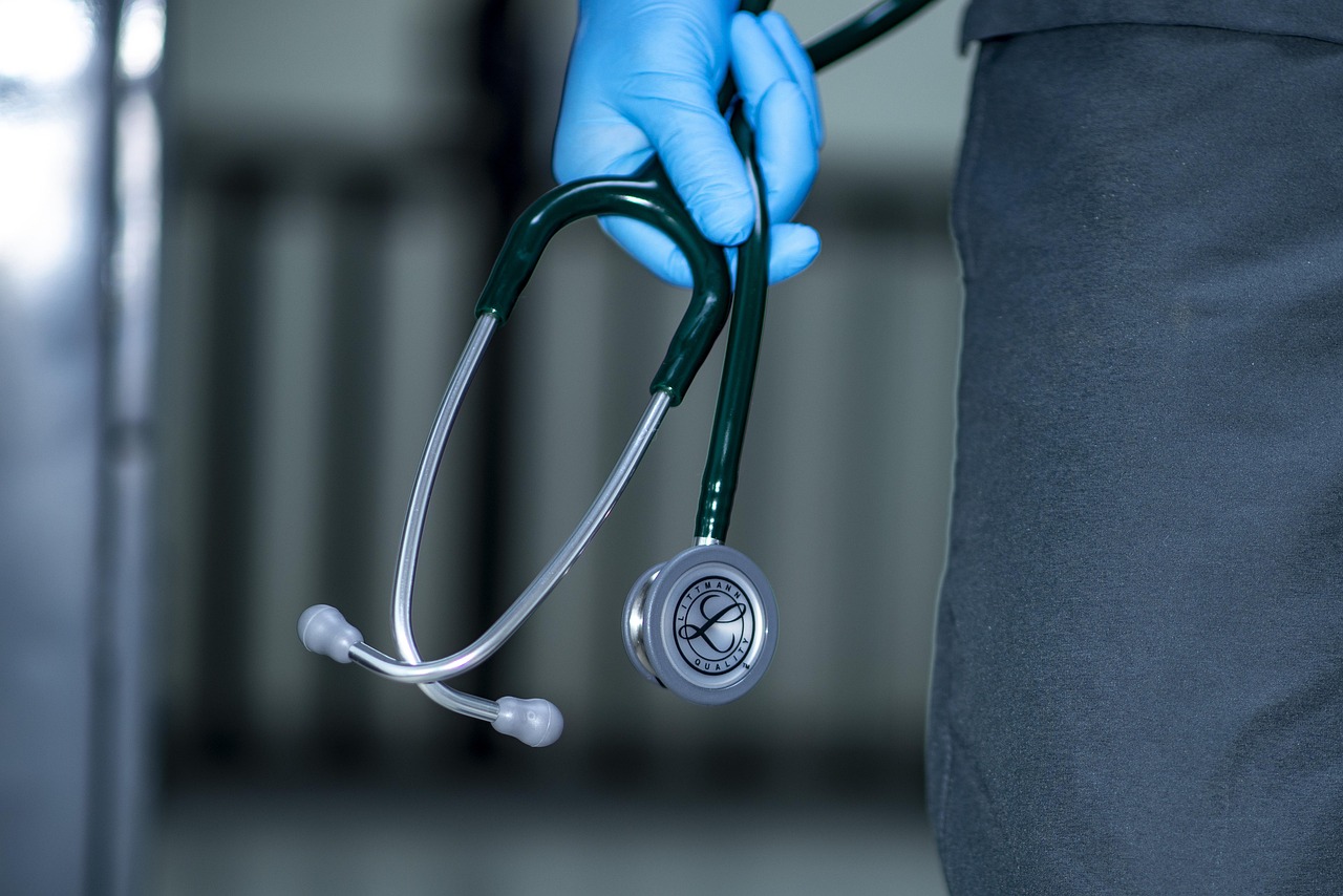 O femeie a ajuns în stare gravă la spital după ce a mâncat acasă la prietena ei