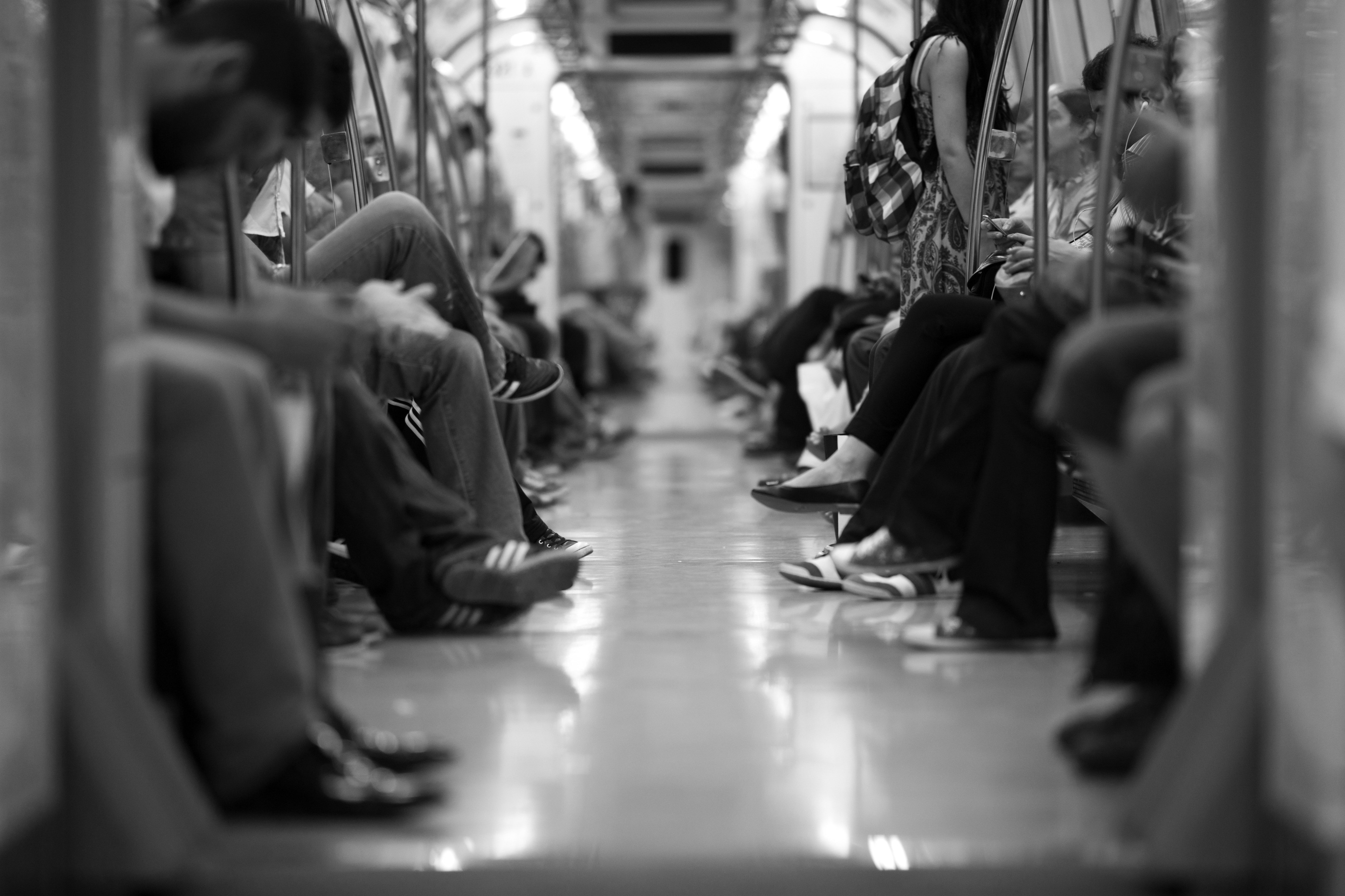 Este haos la metrou. Un tren de pe Magistrala 2 a fost retras în această dimineață după o defecțiune tehnică