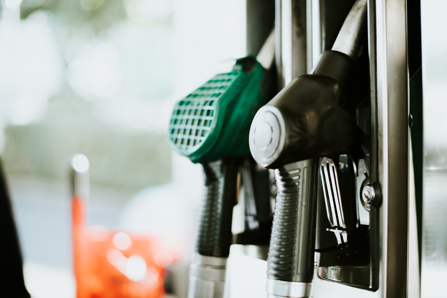 Preț carburanți joi, 19 martie 2026. Cât costă litrul de benzină și motorină azi, în România