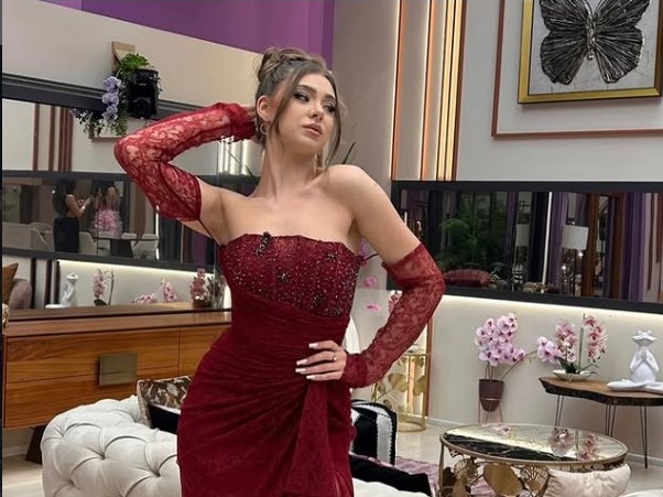 Cum arată Andra de la „Casa iubirii” fără pic de machiaj. Concurenta nu a ezitat să se afișeze în fața fanilor nemachiată