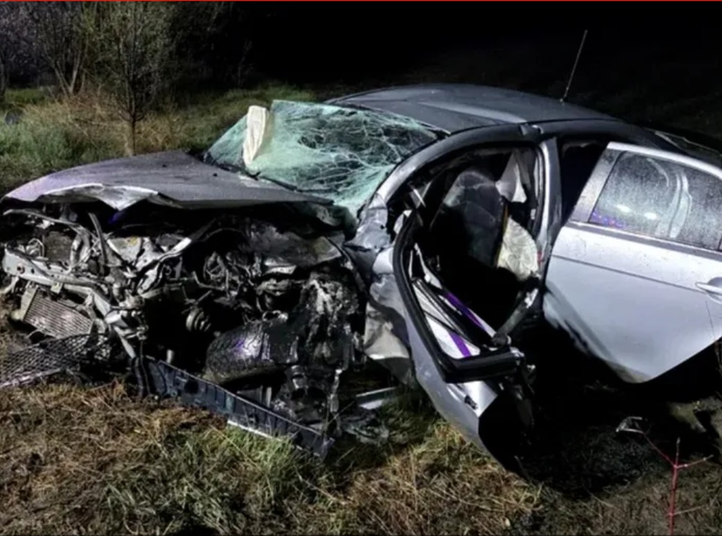 Cinci persoane încarcerate în urma unui grav eveniment rutier în Cluj! Două mașini s-au izbit puternic