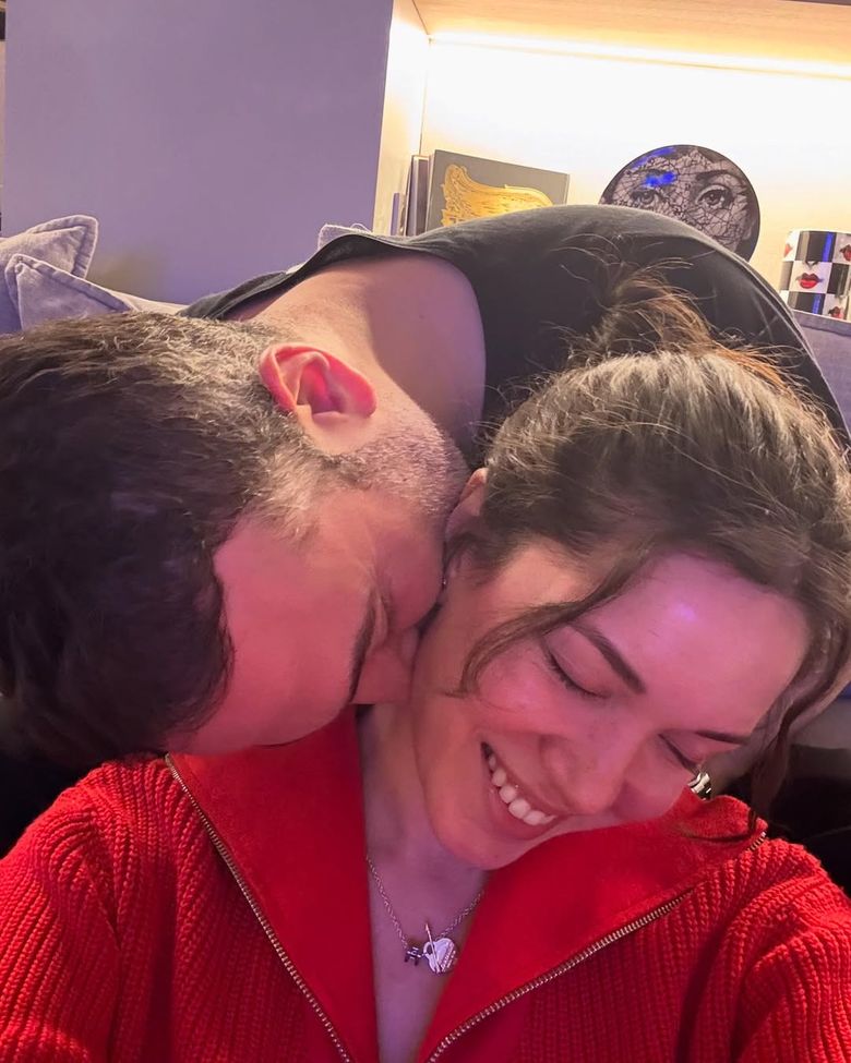 Hazal Subaşı iubit